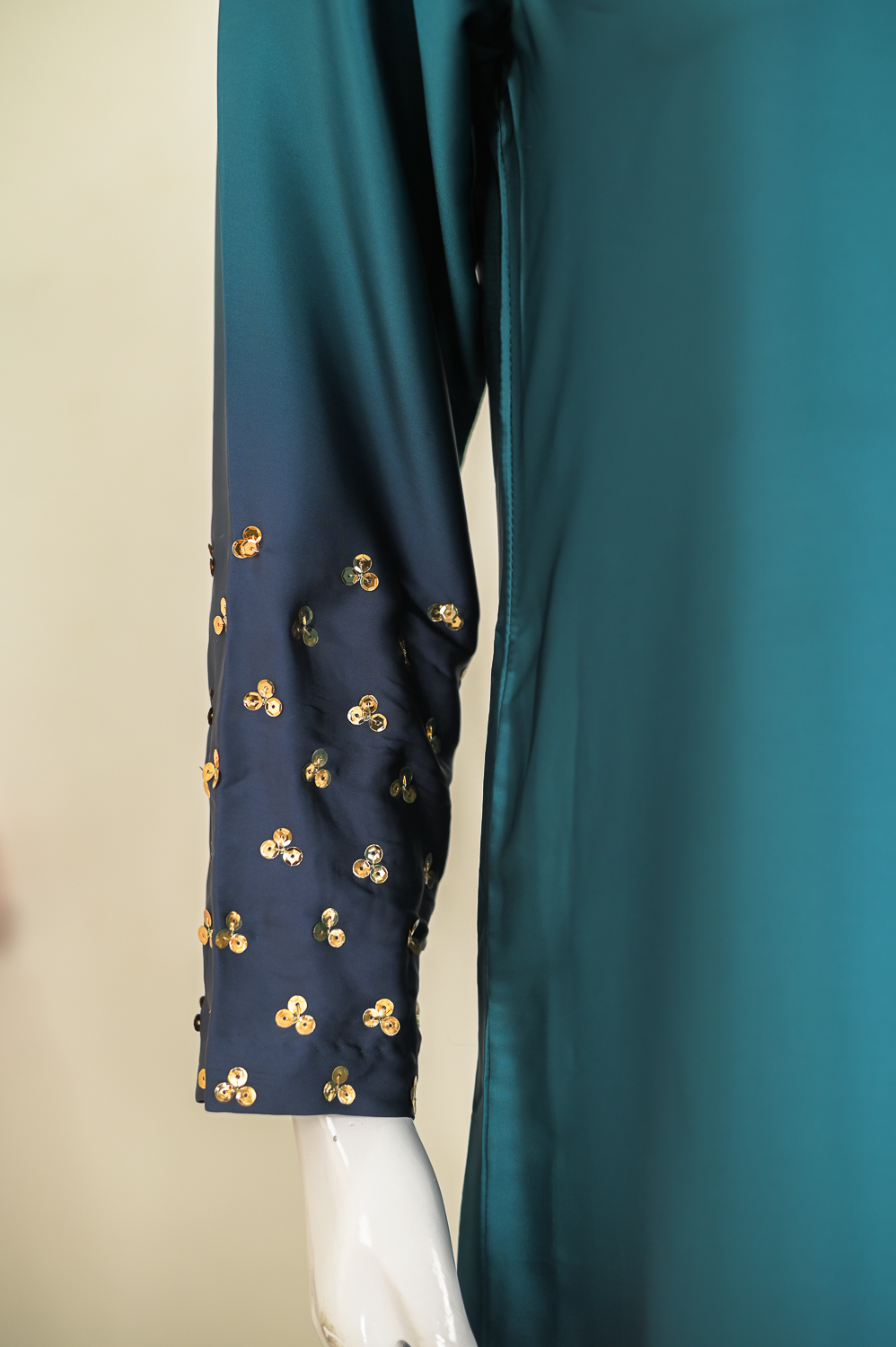 J'adore – Elegant Embroidered Silk Set