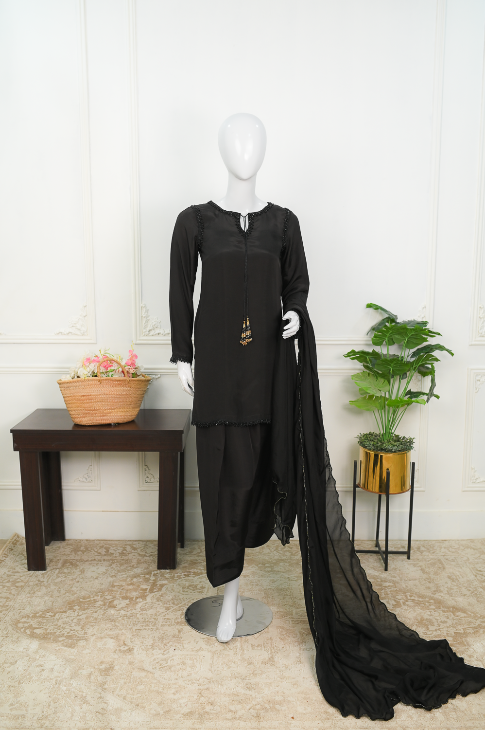 Noir Grace RTD – Embroidered Silk Statement Set
