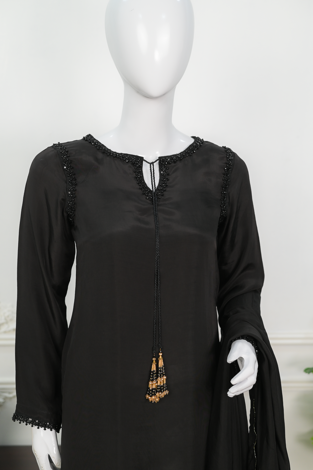 Noir Grace RTD – Embroidered Silk Statement Set