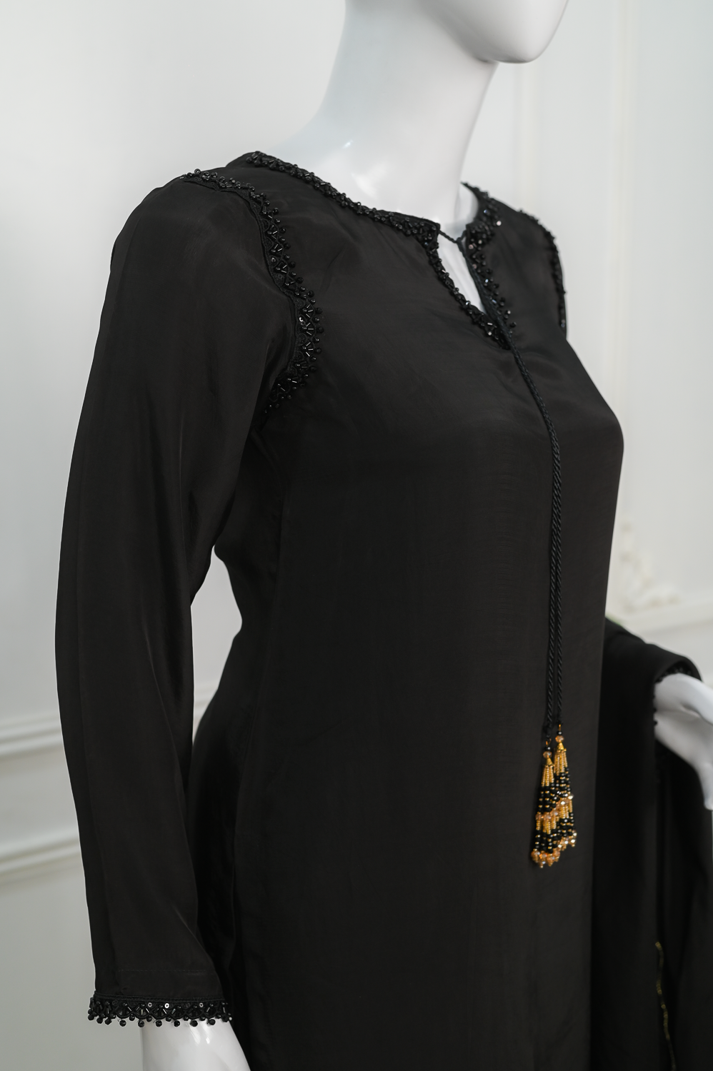 Noir Grace – Embroidered Silk Statement Set
