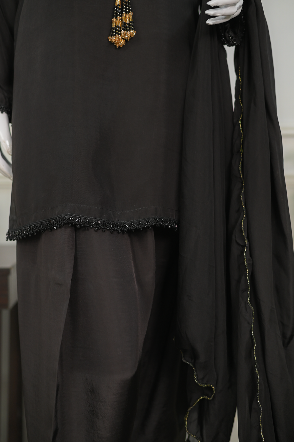 Noir Grace – Embroidered Silk Statement Set