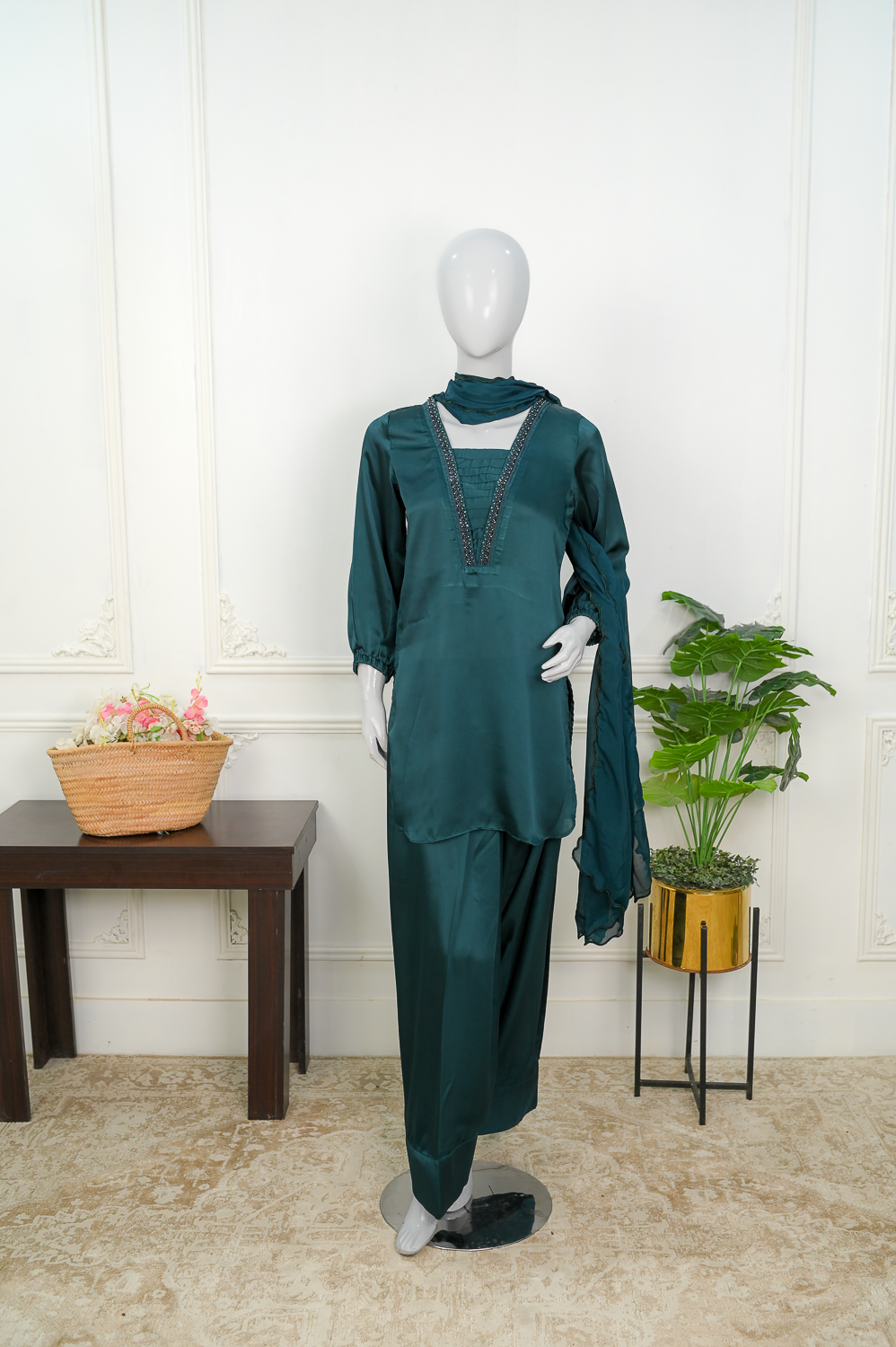 Emerald RTD– Elegant Formal Silk Set