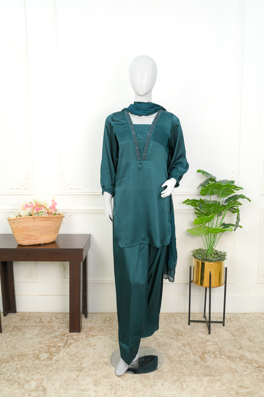 Emerald RTD– Elegant Formal Silk Set