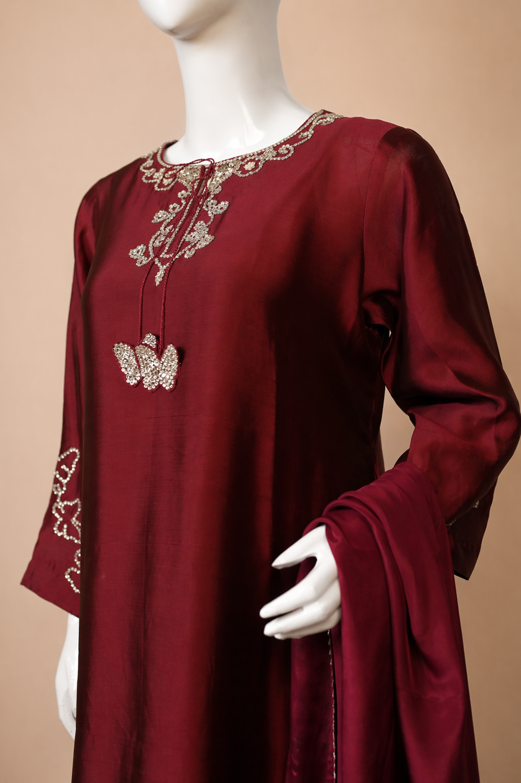 Rouge RTD – Embroidered Silk Statement Set