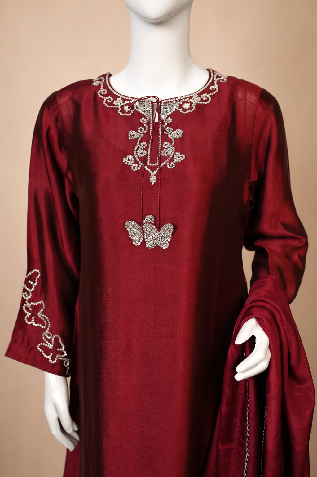 Rouge RTD – Embroidered Silk Statement Set